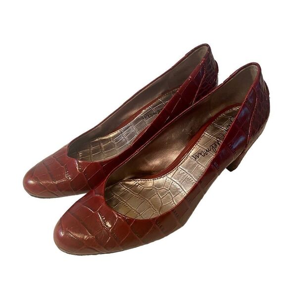 Sam Edelman Leather Upper Faux Alligator Burgundy Colored Cone Heel Pumps. - Picture 1 of 6